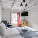 Hotel Gremi *