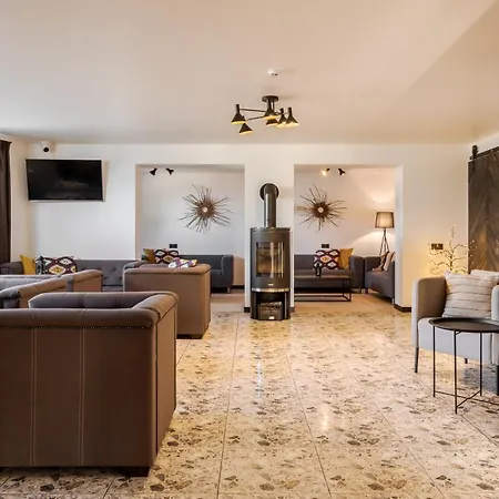 فندق Gremi دراغوبرات